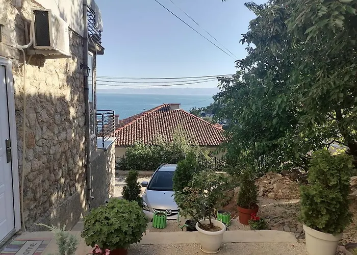 Villa Ain